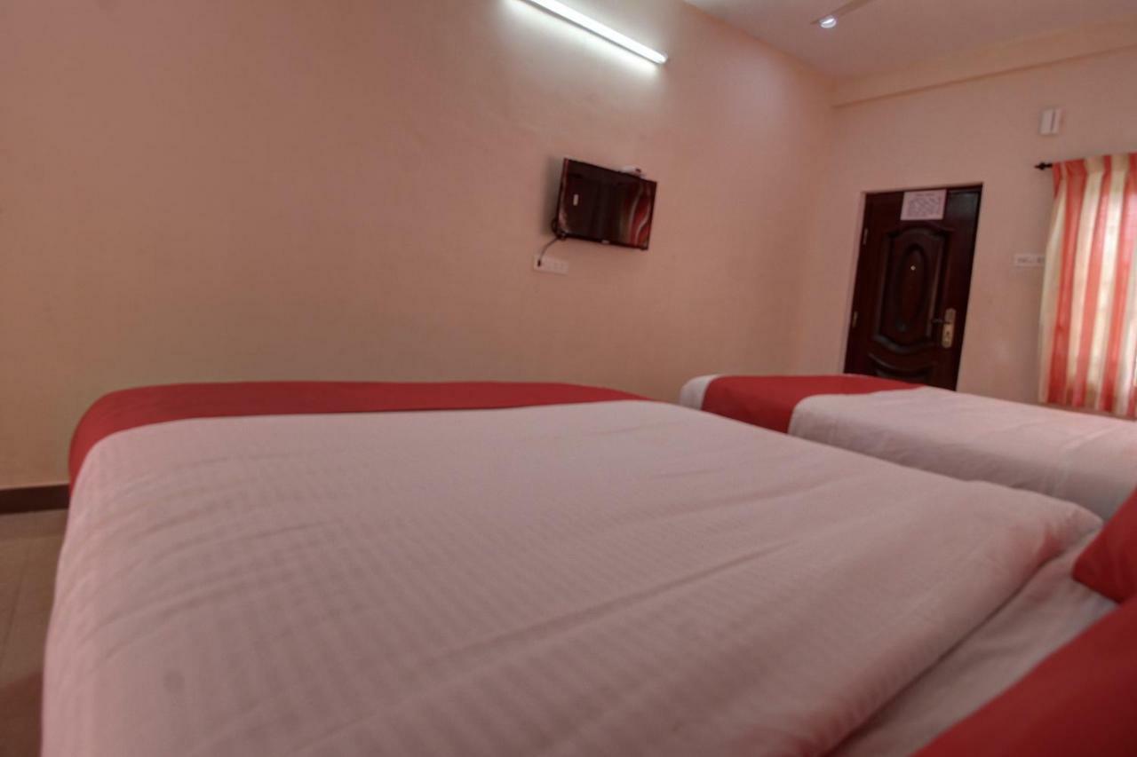 Oyo 42678 Hotel Vasantha Bhavanam Saver Kojambuttúr Kültér fotó